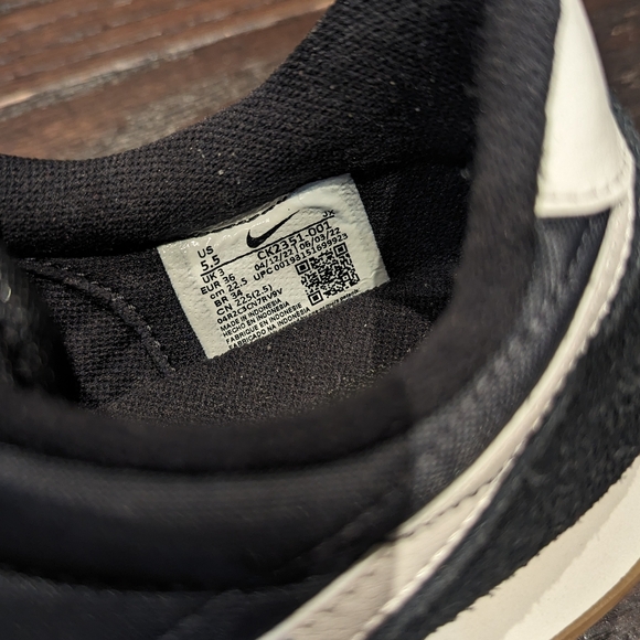 Nike Daybreak Sneakers - Picture 6 of 8